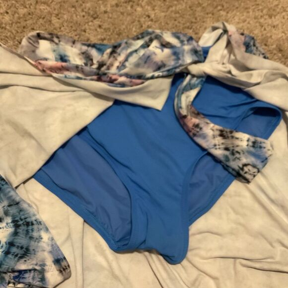 Coco Reef Blue Tie-Dye Bikini Sarong - Picture 5 of 5